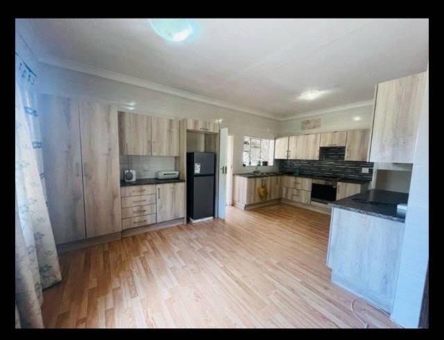 4 BEDROOM HOUSE FOR SALE IN BIRCHLEIGH